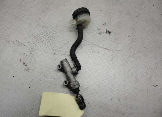 Rempomp achter Kawasaki ZX 6 R