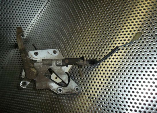 Fussrastetrager vorne rechts Kawasaki GPX 600