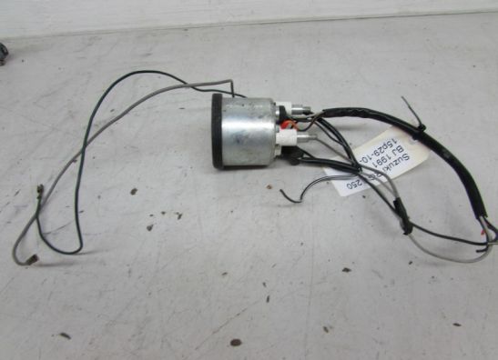 Teller Suzuki RGV 250