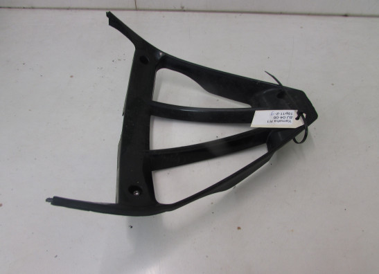 Cowl V shape under Yamaha YZF R1