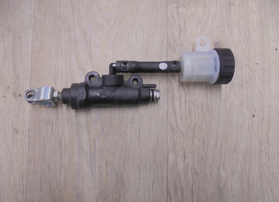 Rempomp achter Kawasaki Z H2