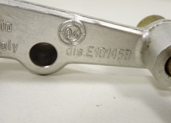 Rempomp achter Aprilia RSV 1000