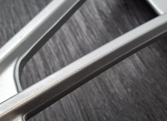 Duo voetsteun links Aprilia Tuono 660