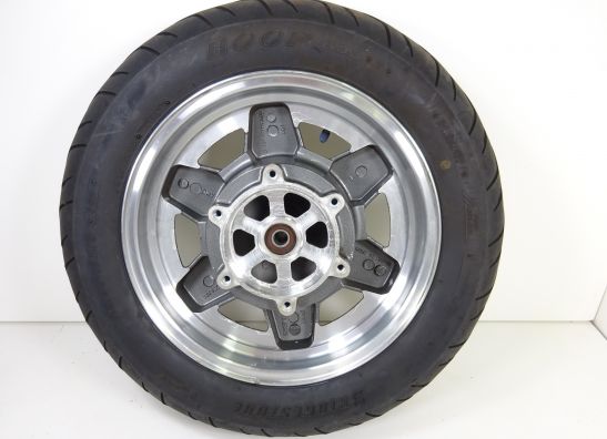 Felge vorne mit Reife Suzuki Burgman AN 250