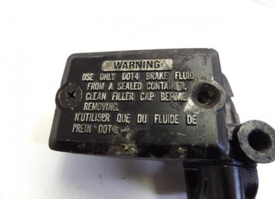 Front brake master cylinder  Kawasaki GPZ 900