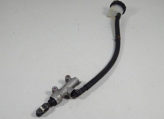 Rempomp achter Kawasaki ER 6