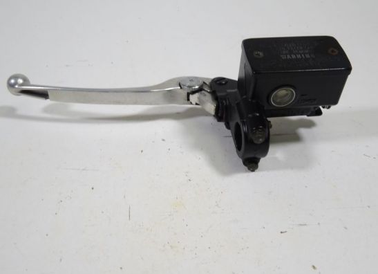 Rempomp achter Suzuki Burgman 650