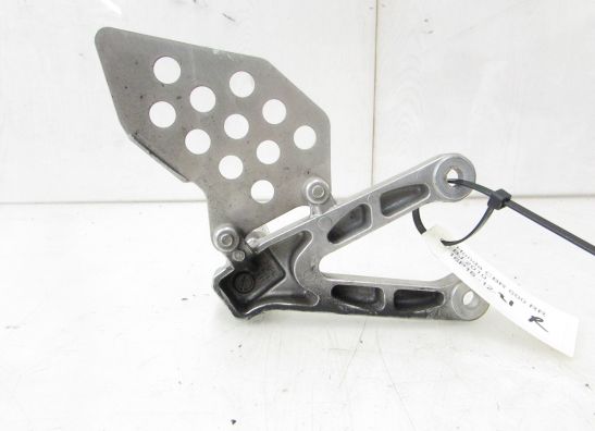 Fussrastetrager vorne rechts Honda CBR 600 RR