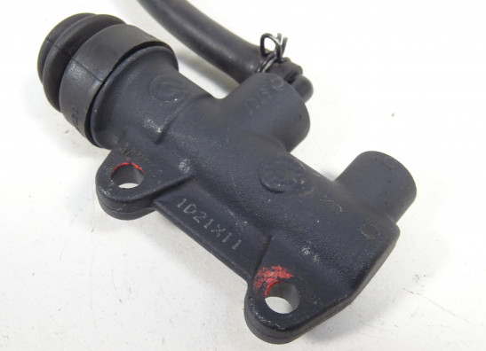 Rempomp achter Ducati monster 796