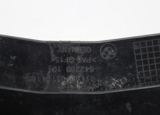 Cowl V shape under BMW S 1000 R