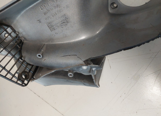 Linker luchtbuis Aprilia RSV 1000