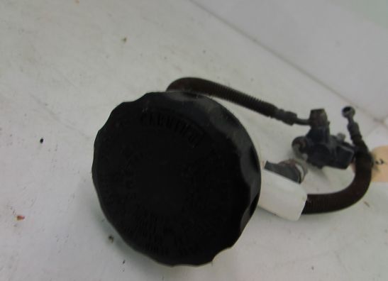 Rempomp achter Kawasaki GPZ 1000