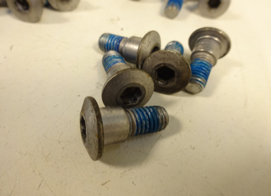 Remschijven set Suzuki GSR 600