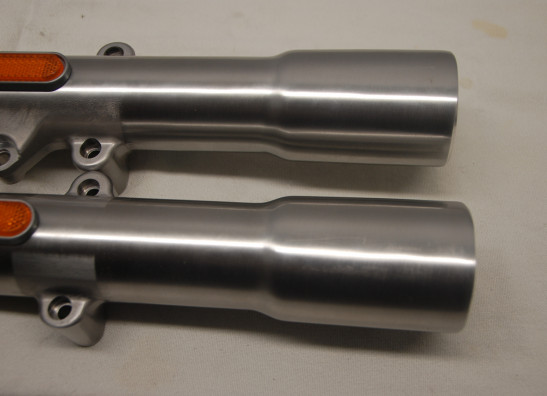 Fork pipe outside Harley Davidson Softtail