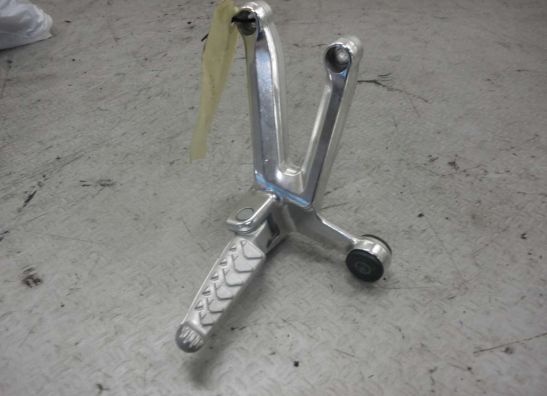 Soziusfussraste links Aprilia Tuono 1000