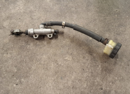 Rempomp achter Kawasaki ZXR 750