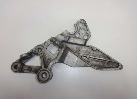 Fussrastetrager vorne rechts Yamaha FZR 1000