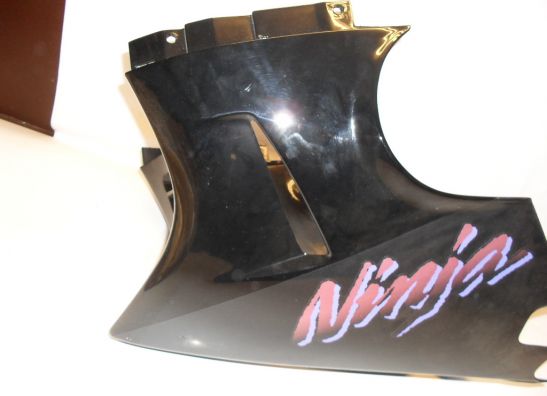 Cowl V shape under Kawasaki GPX 600