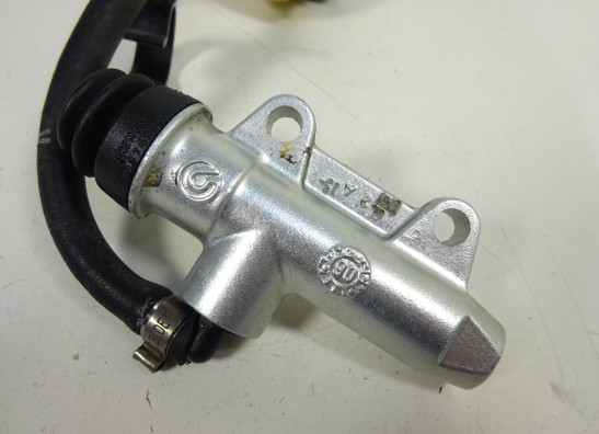 Rempomp achter BMW K 1200 R 