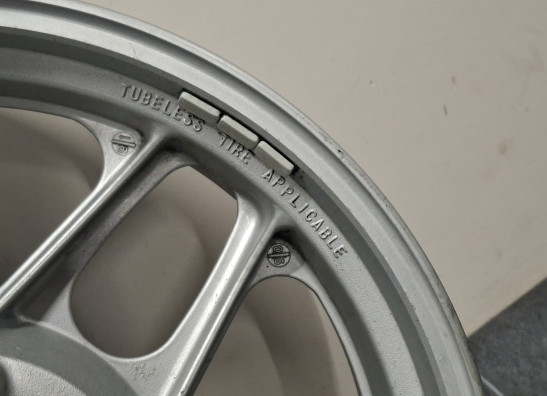 Achtervelg Triumph Trident 900