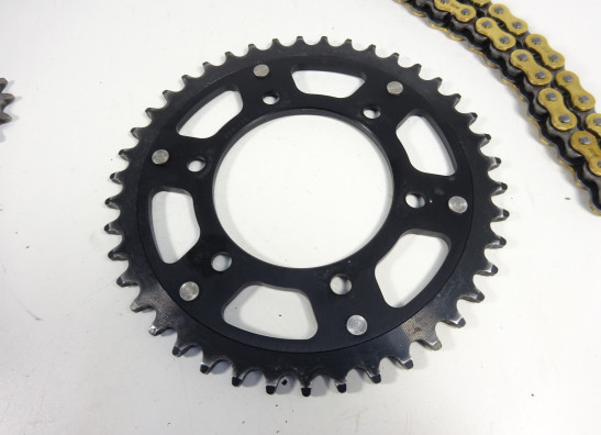 Ketting en tandwielset Ducati Monster 695