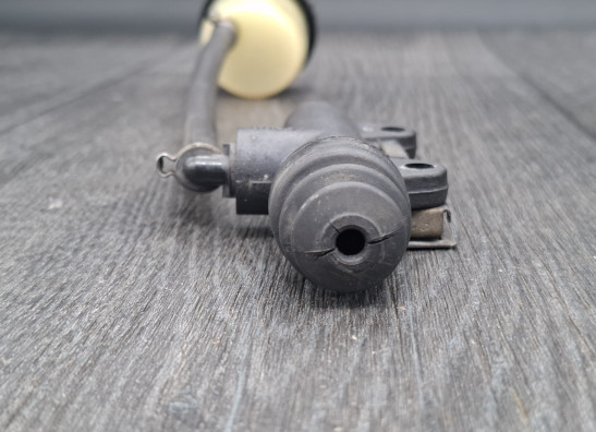 Rempomp achter BMW R 1100 RT