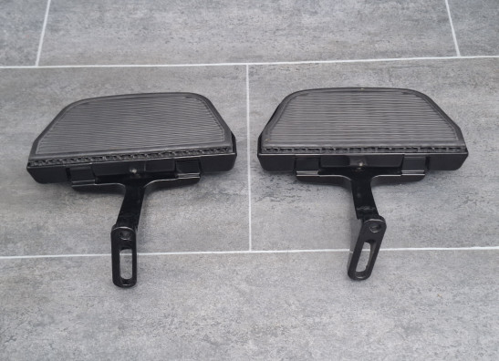 Fussraste links Harley Davidson FLTR Road Glide