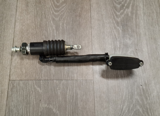 Rempomp achter Harley Davidson VROD VRSC