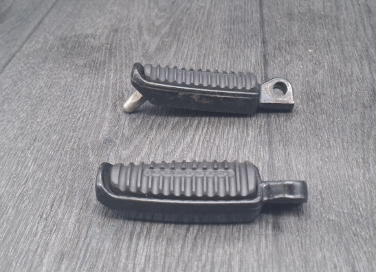 Voetsteun links Harley Davidson VRSCDX Night Rod Special