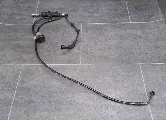 Rempomp achter KTM 1290 Super duke