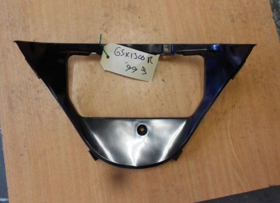 Cowl V shape under Suzuki GSX R 1300 Hayabusa