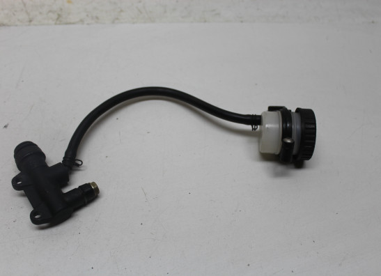 Rempomp achter Moto Guzzi 1200 sport