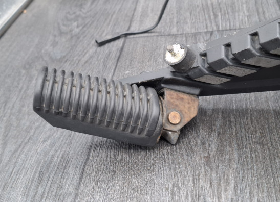 Fussrastetrager vorne rechts BMW K 75