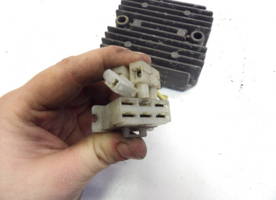 Regulator rectifier  Honda VF 700  750 S Sabre