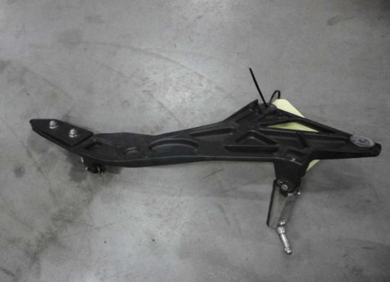 Fussrastetrager vorne links Honda CBR 600 F
