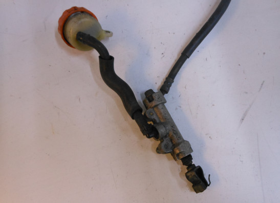 Rempomp achter Honda CBR 600 F