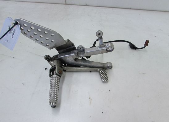 Main step holder right Yamaha YZF R1
