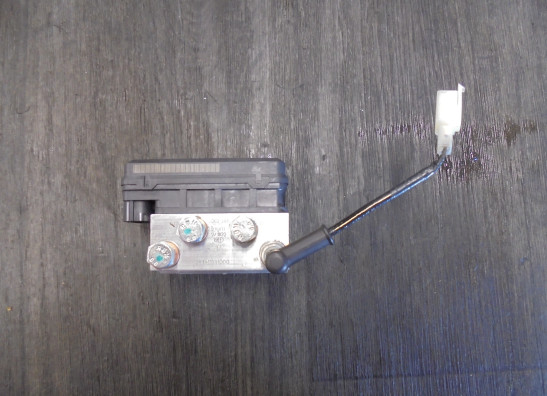 ABS pomp Husqvarna Svartpilen 125