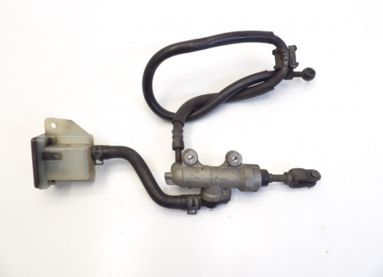 Rempomp achter Suzuki GSX R 600