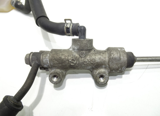 Rempomp achter Suzuki DL 1000 V STROM