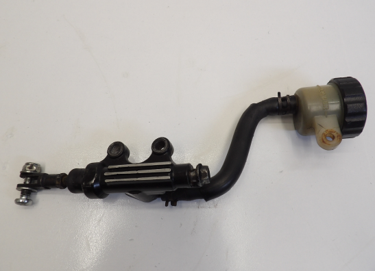Rear brake master cylinder  Yamaha V max