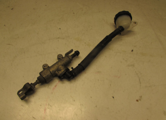Rempomp achter Honda CBR 1000 F