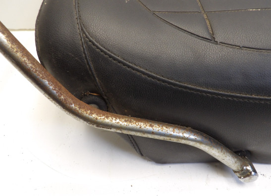 Zadel Suzuki GSX 750