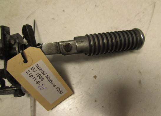 Voetsteun Rechts Suzuki Madura 1200