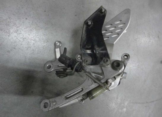 Fussrastetrager vorne rechts Yamaha YZF R1