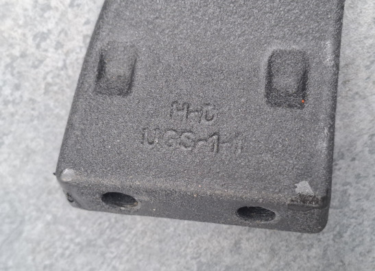 Fussrastetrager vorne links Harley Davidson FXDF Fat Bob