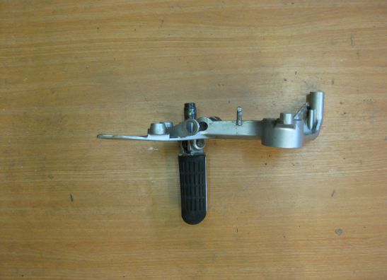 Fussrastetrager vorne rechts Honda VFR 800 I