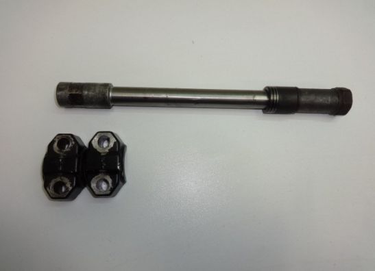 Axle front Honda CB 700