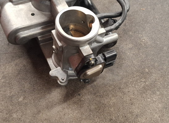 Gasklephuis Triumph Speed triple RS