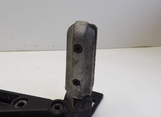 Fussrastetrager vorne links Kawasaki GPZ 750
